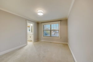  Halifax Ln-040