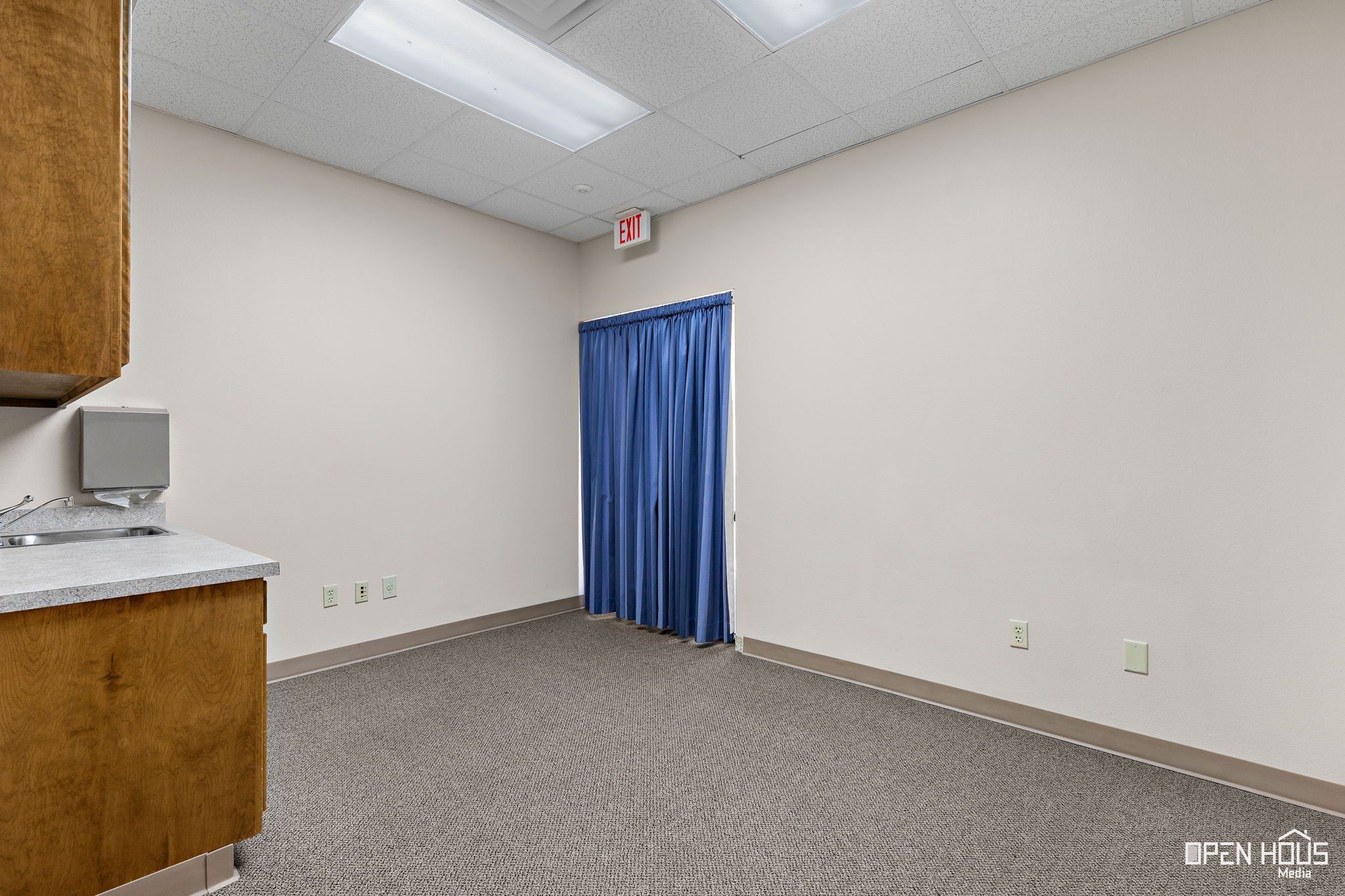  Photo 23