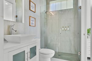 Guest House Shared Bathroom