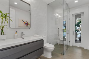 Lower Level Pool Bathroom w/Steam Shower