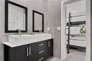 2nd Floor Shared Bathroom w/Bedroom 1&2