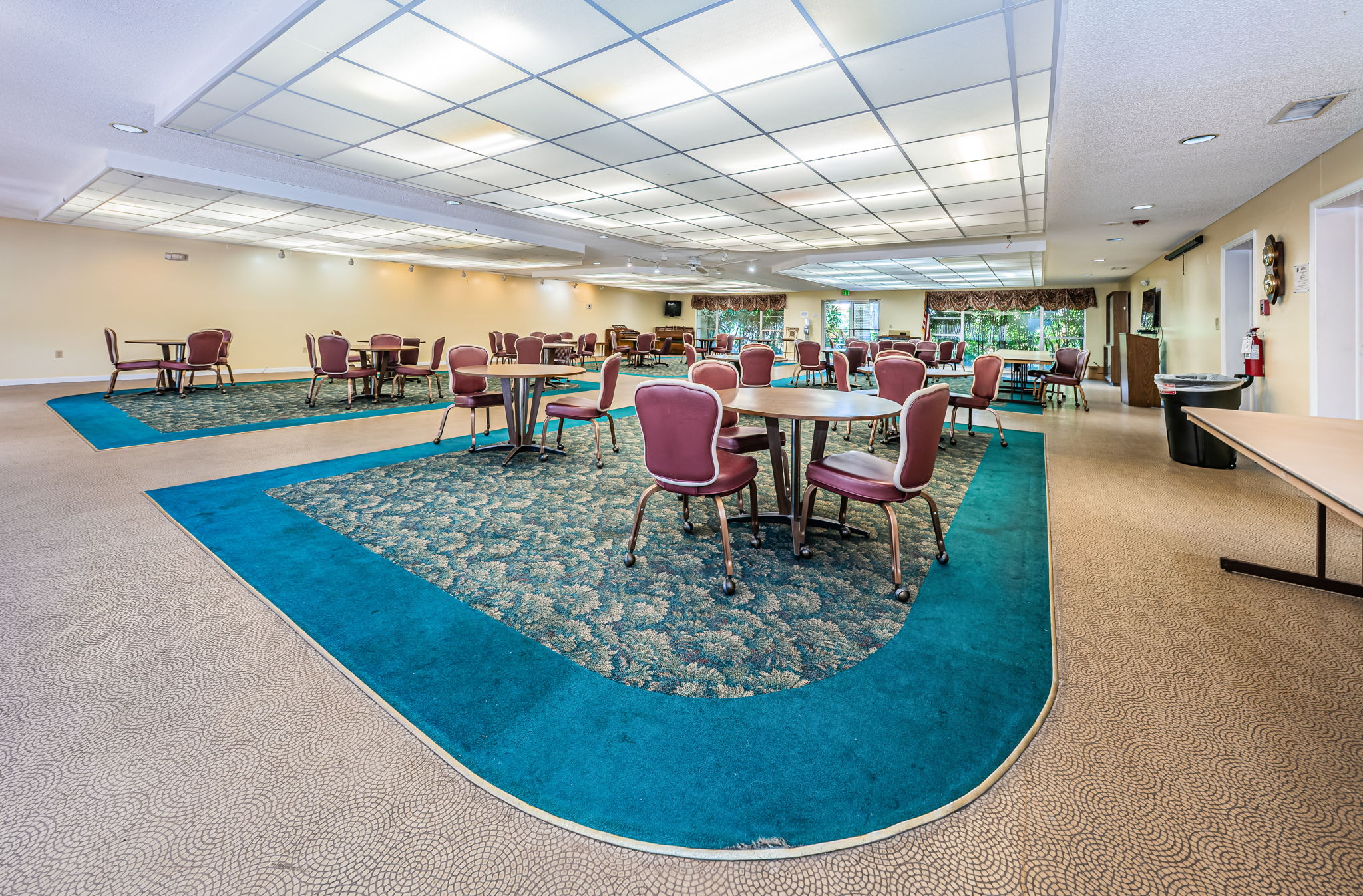 Magnolia Sun Center Card Room1-1