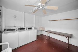 Laundry Room1b