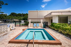 Magnolia Sun Center Hot Tub1-1