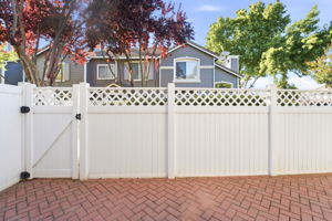  Photo 44