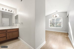  Photo 37