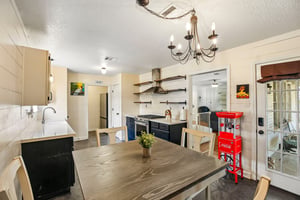 Pecos St-S1510-010.jpg