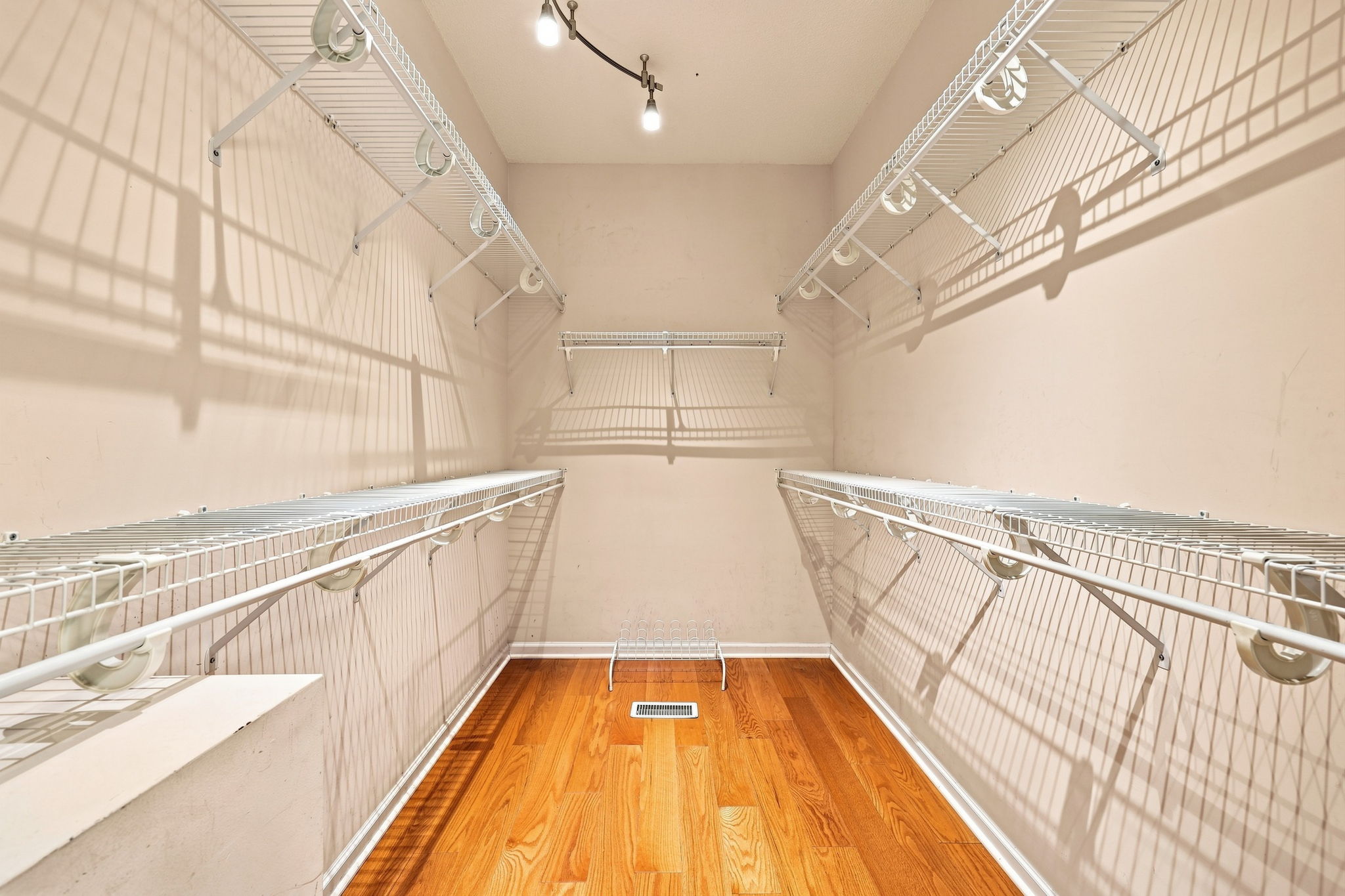  Photo 35
