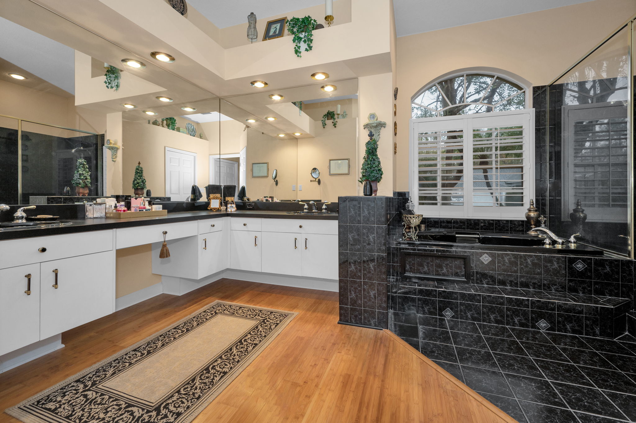 Master Bathroom1a