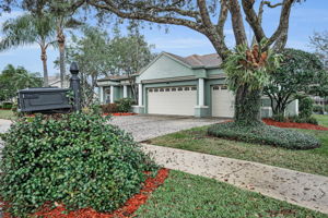 Front Exterior4