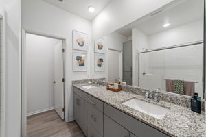 Photo 23