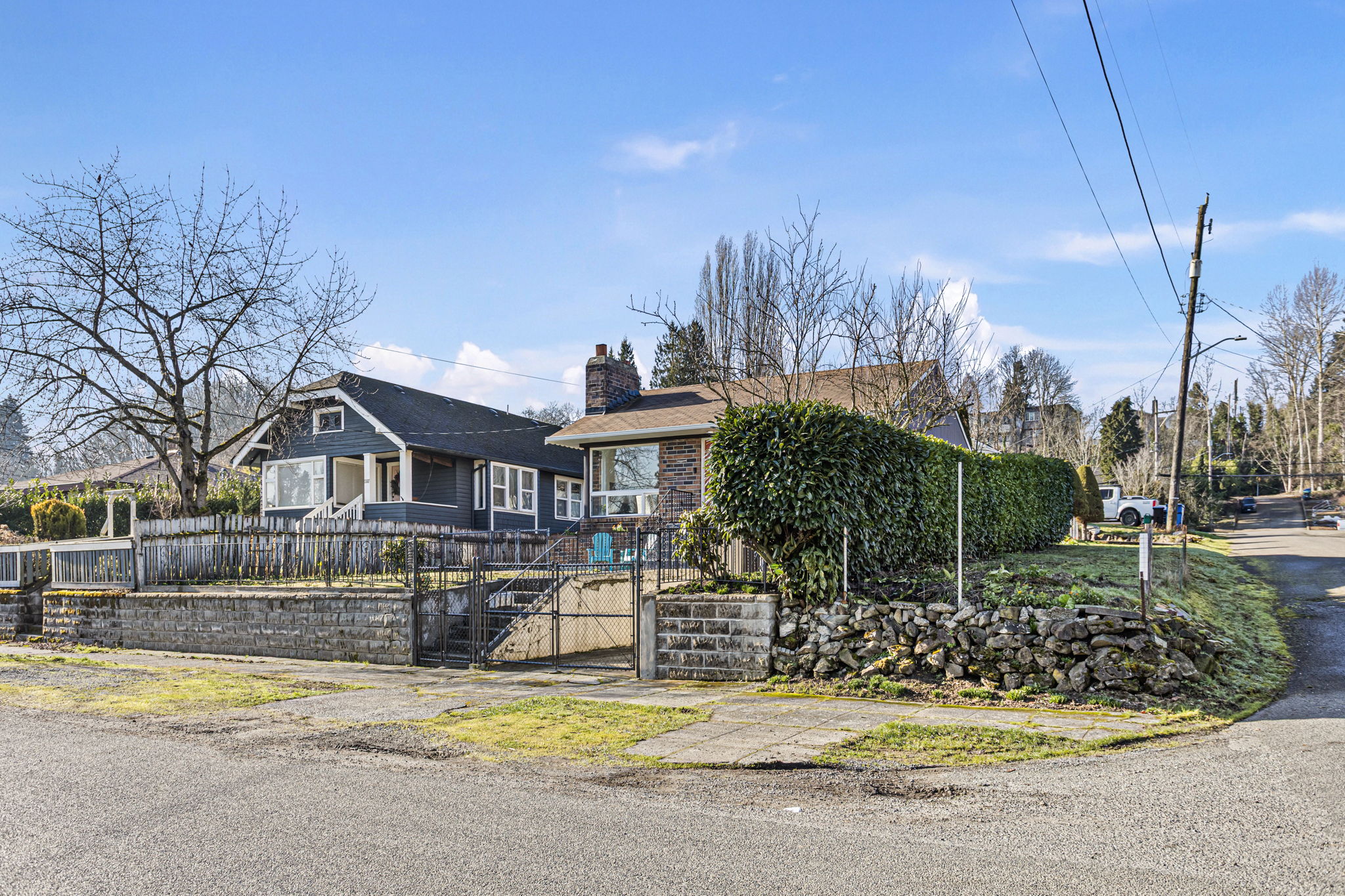 A corner setting provides flexible access, added light, and future potential—both practical and forward-looking.