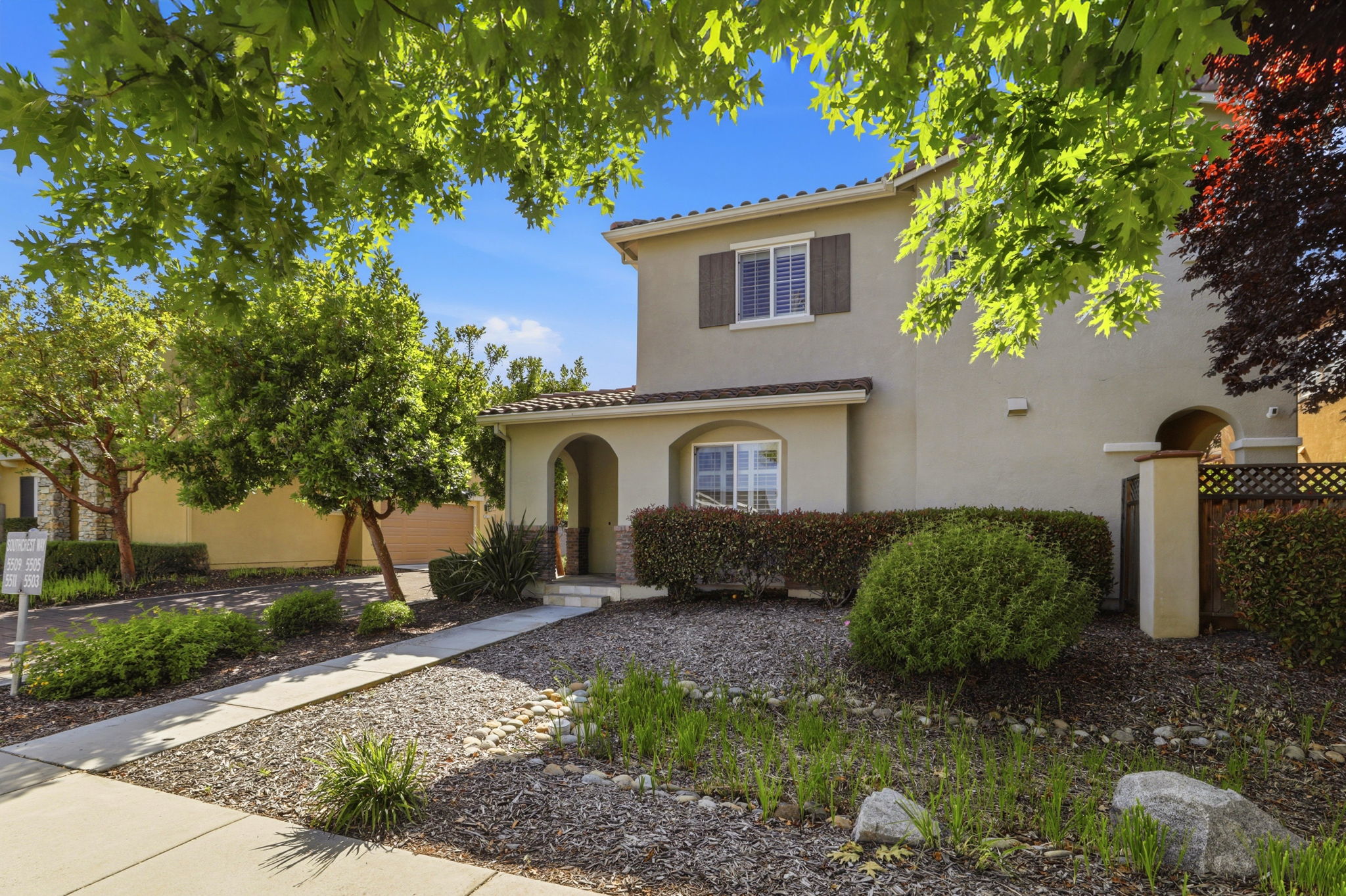 002_F8_5503 Southcrest Way