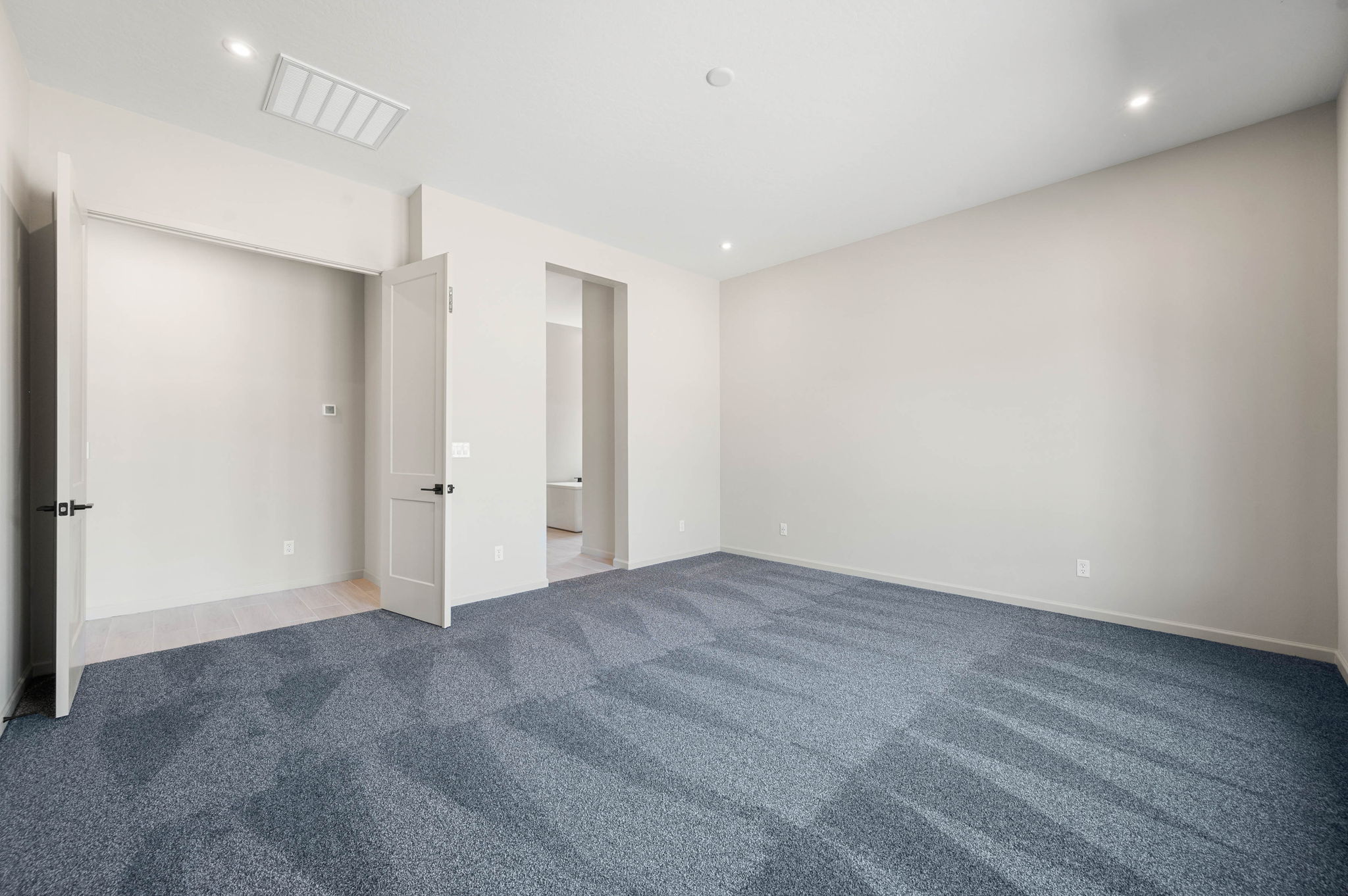 Primary Bedroom (2)