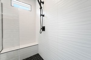 Primary Bathroom (5)