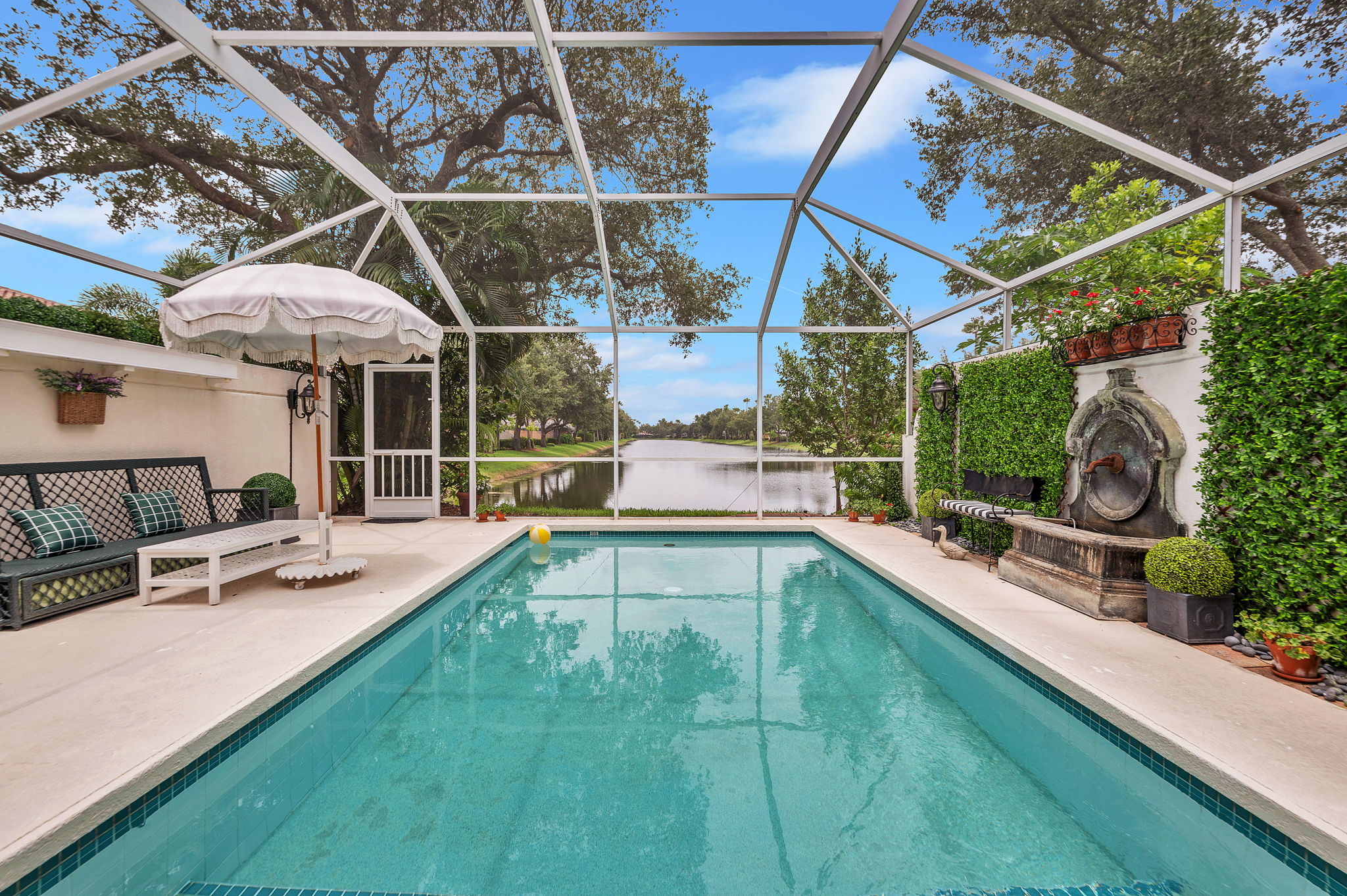 Pool - Lake View