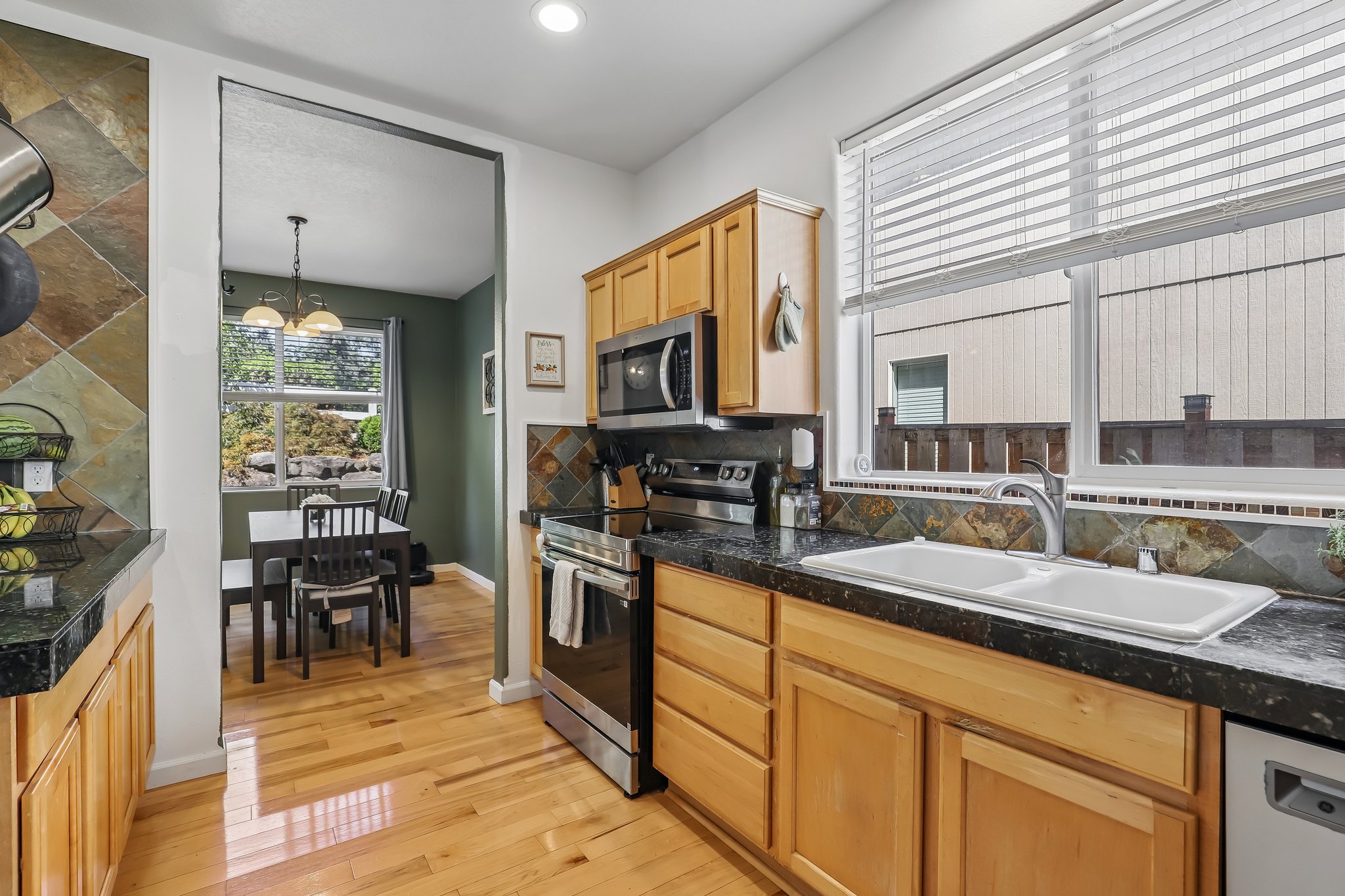 NE 44th St-S0108-029.jpg