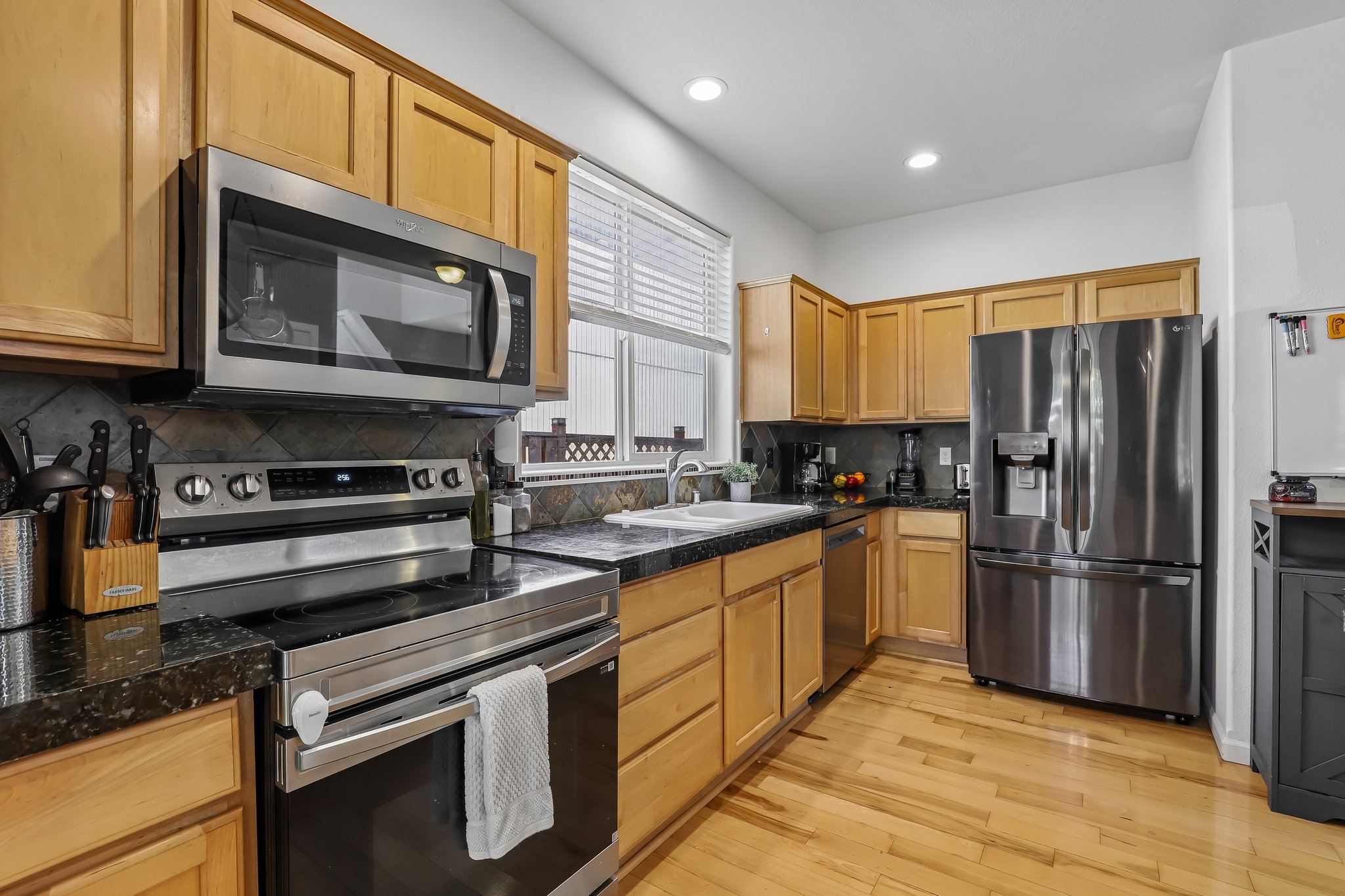 NE 44th St-S0108-033.jpg