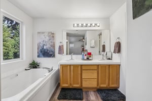NE 44th St-S0108-045.jpg