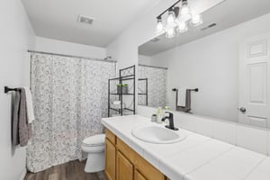 NE 44th St-S0108-054.jpg