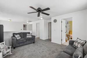 NE 44th St-S0108-058.jpg