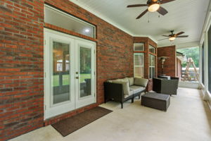 Screened-in Porch