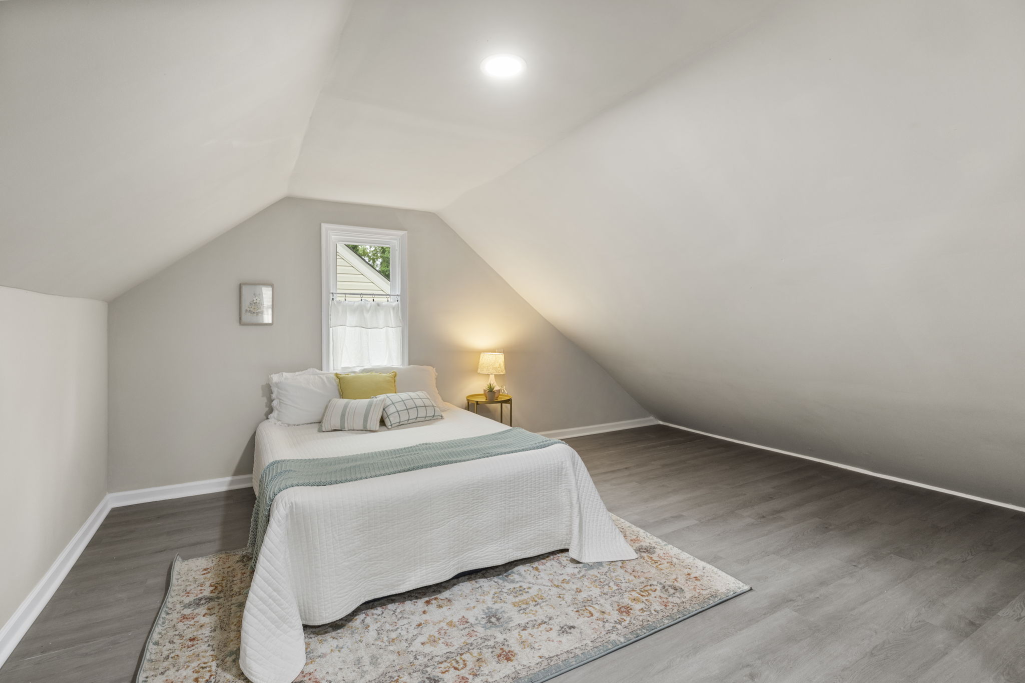 2nd floor loft space could be another bedroom, an office, a playroom, or some combination of them.