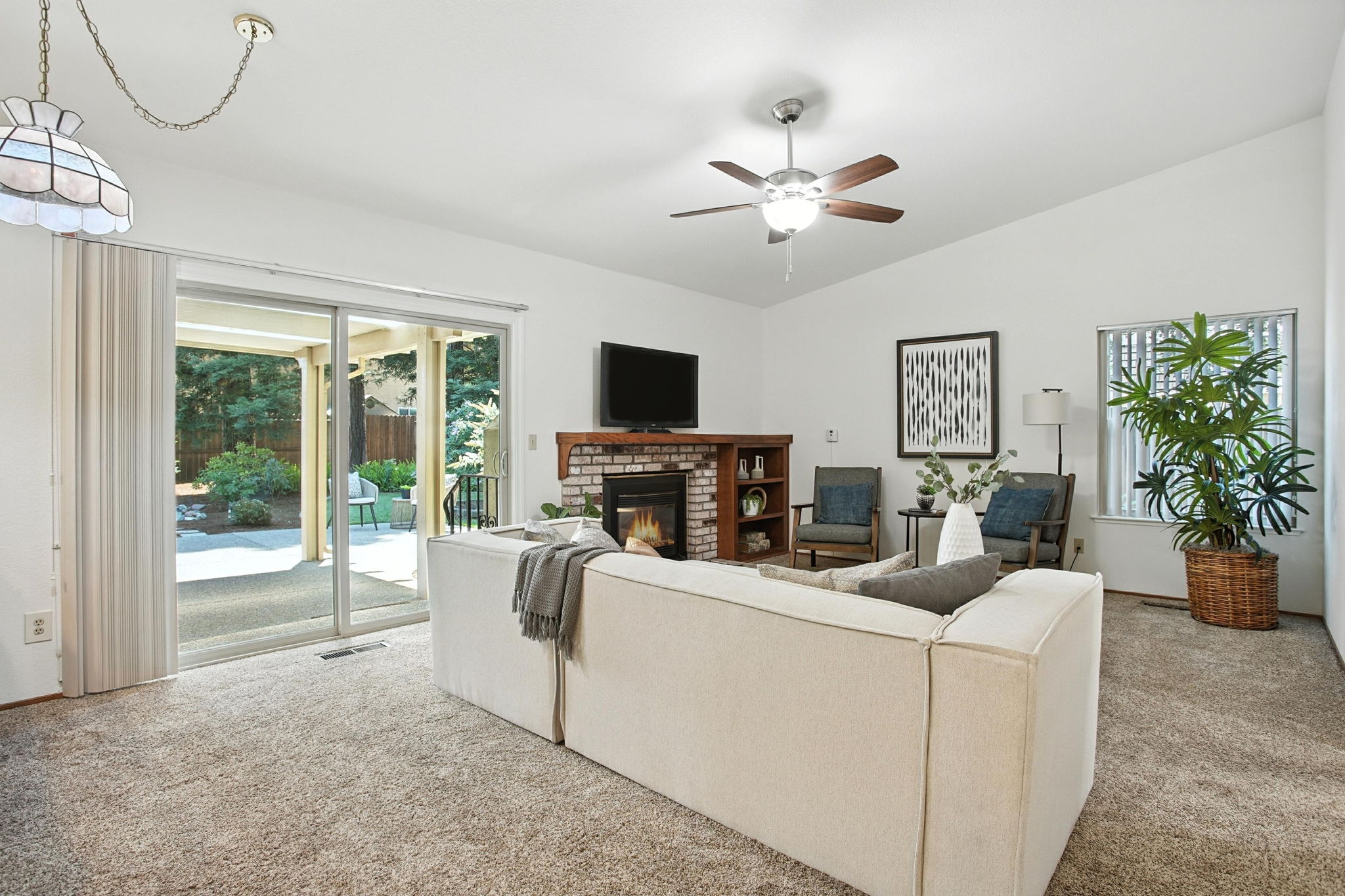 007_551 Stonewood Dr