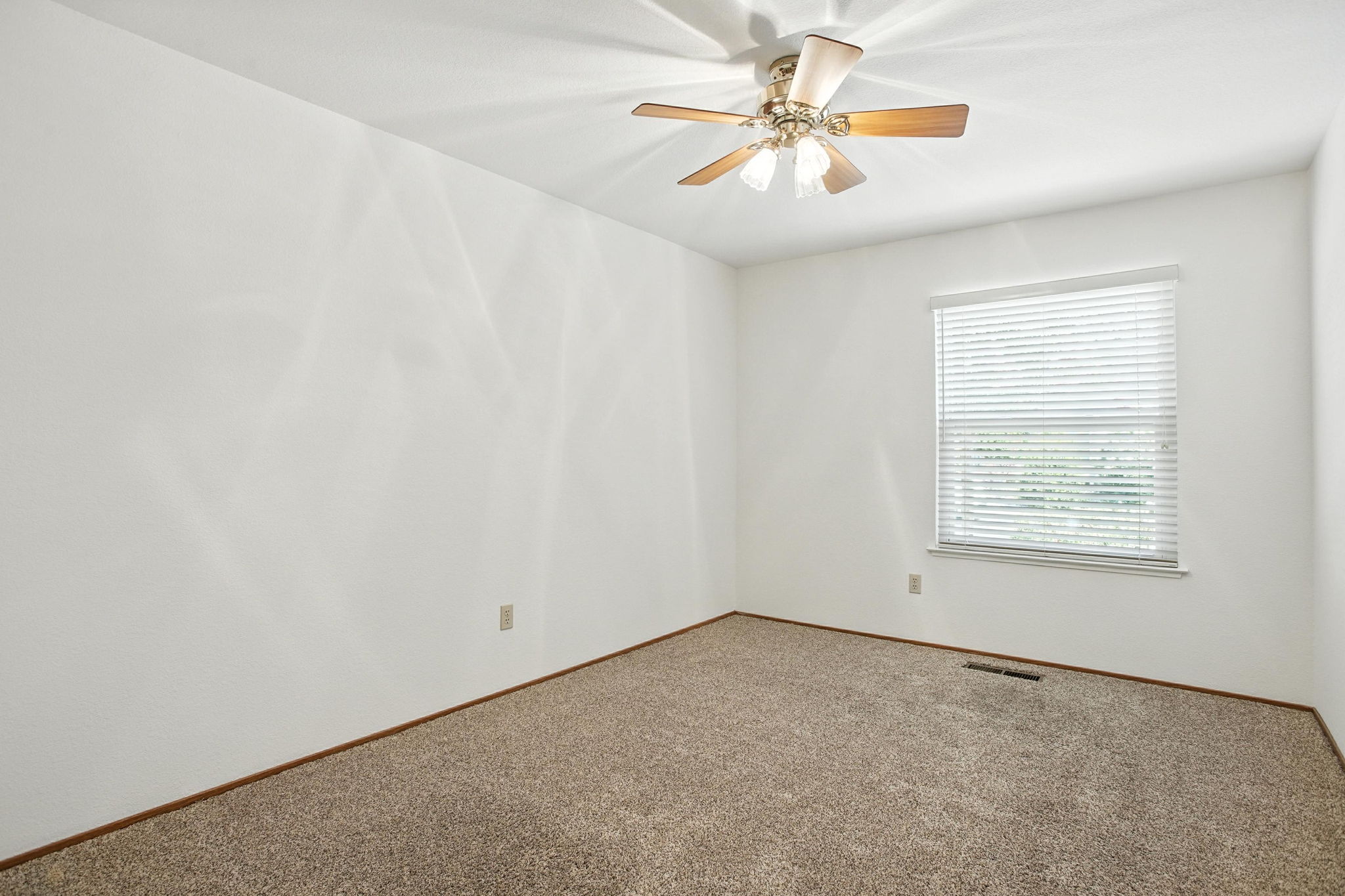020_551 Stonewood Dr