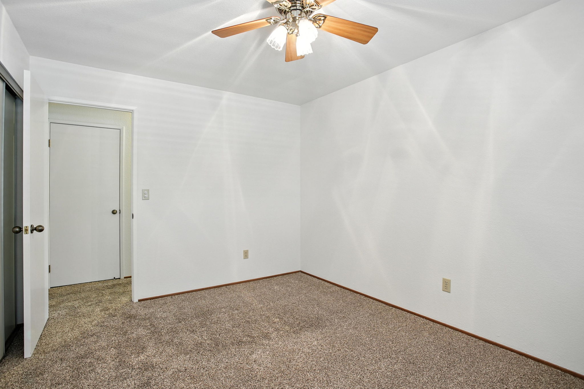 021_551 Stonewood Dr