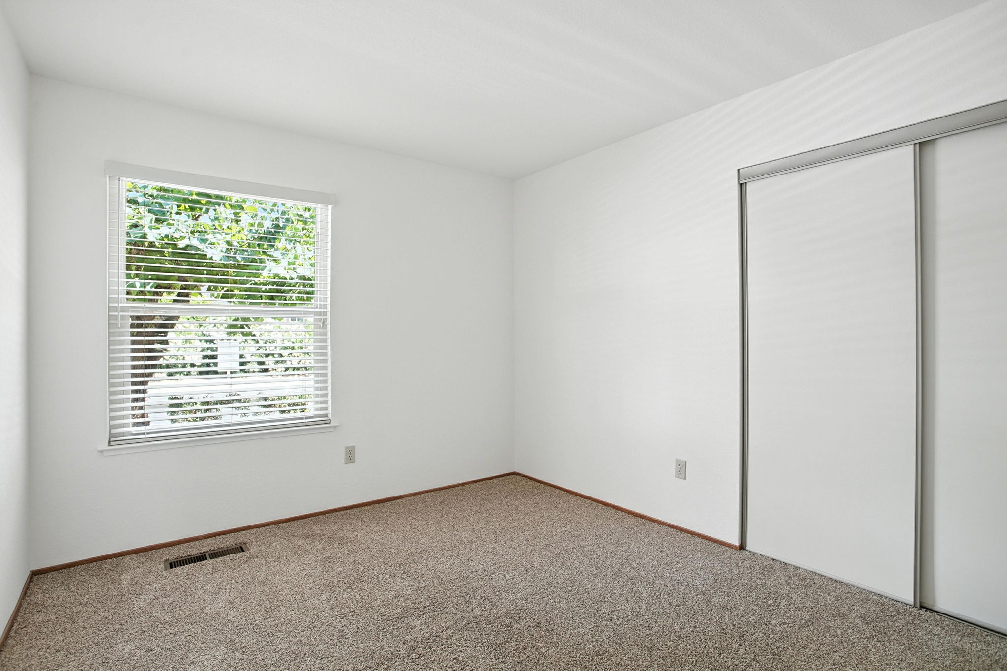 022_551 Stonewood Dr