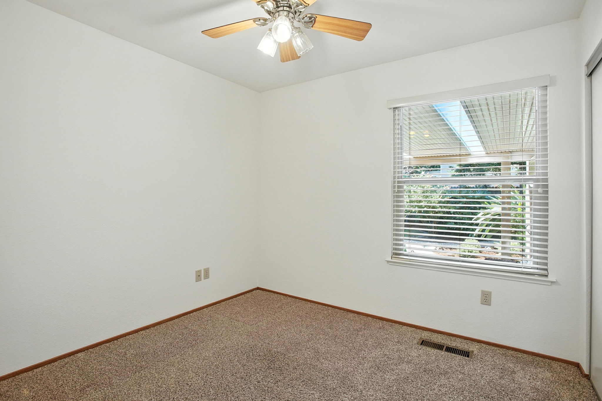 025_551 Stonewood Dr