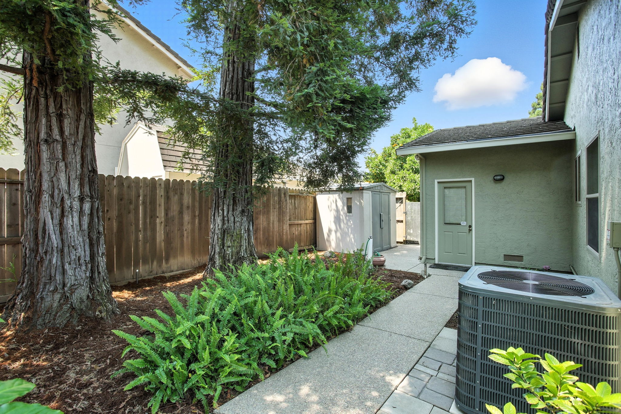 045_551 Stonewood Dr