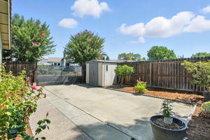 043_551 Stonewood Dr