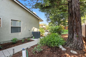 044_551 Stonewood Dr