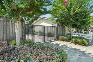 046_551 Stonewood Dr