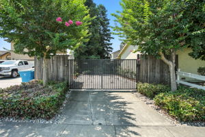 047_551 Stonewood Dr