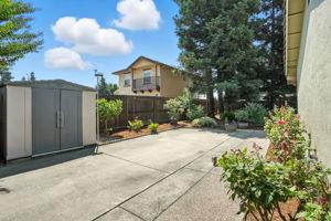 049_551 Stonewood Dr