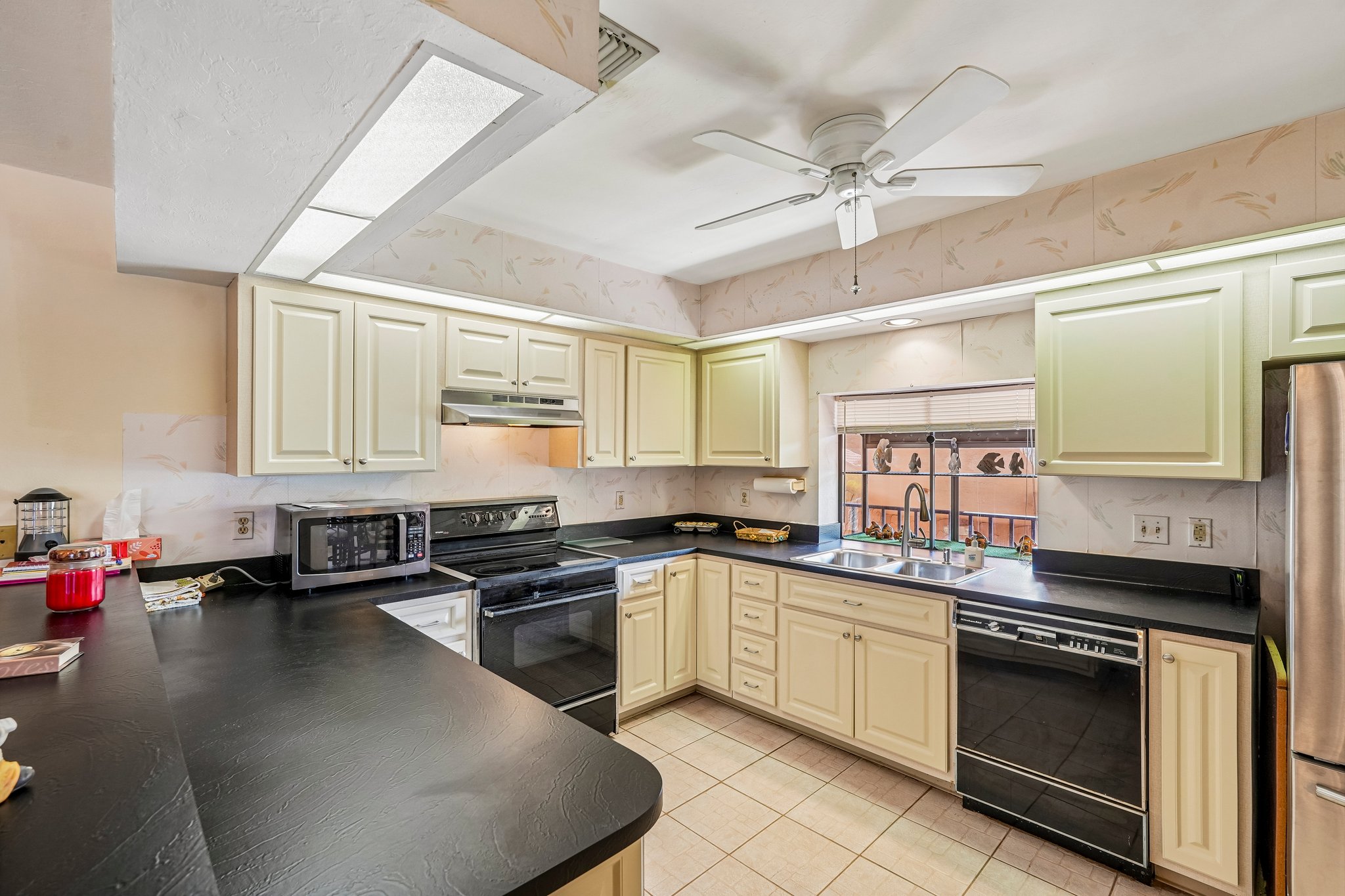 SW 4th Pl 605-S0605-016.jpg