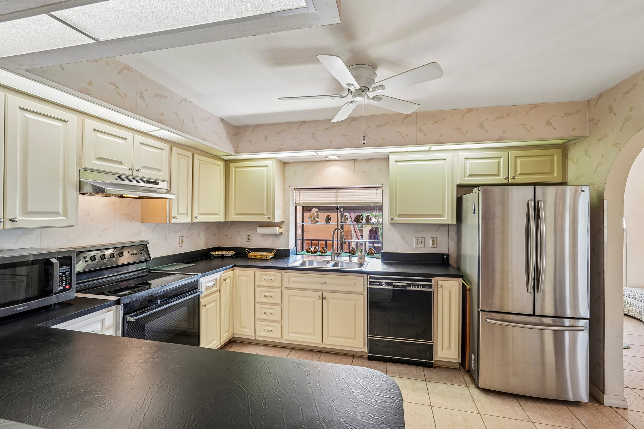 SW 4th Pl 605-S0605-017.jpg