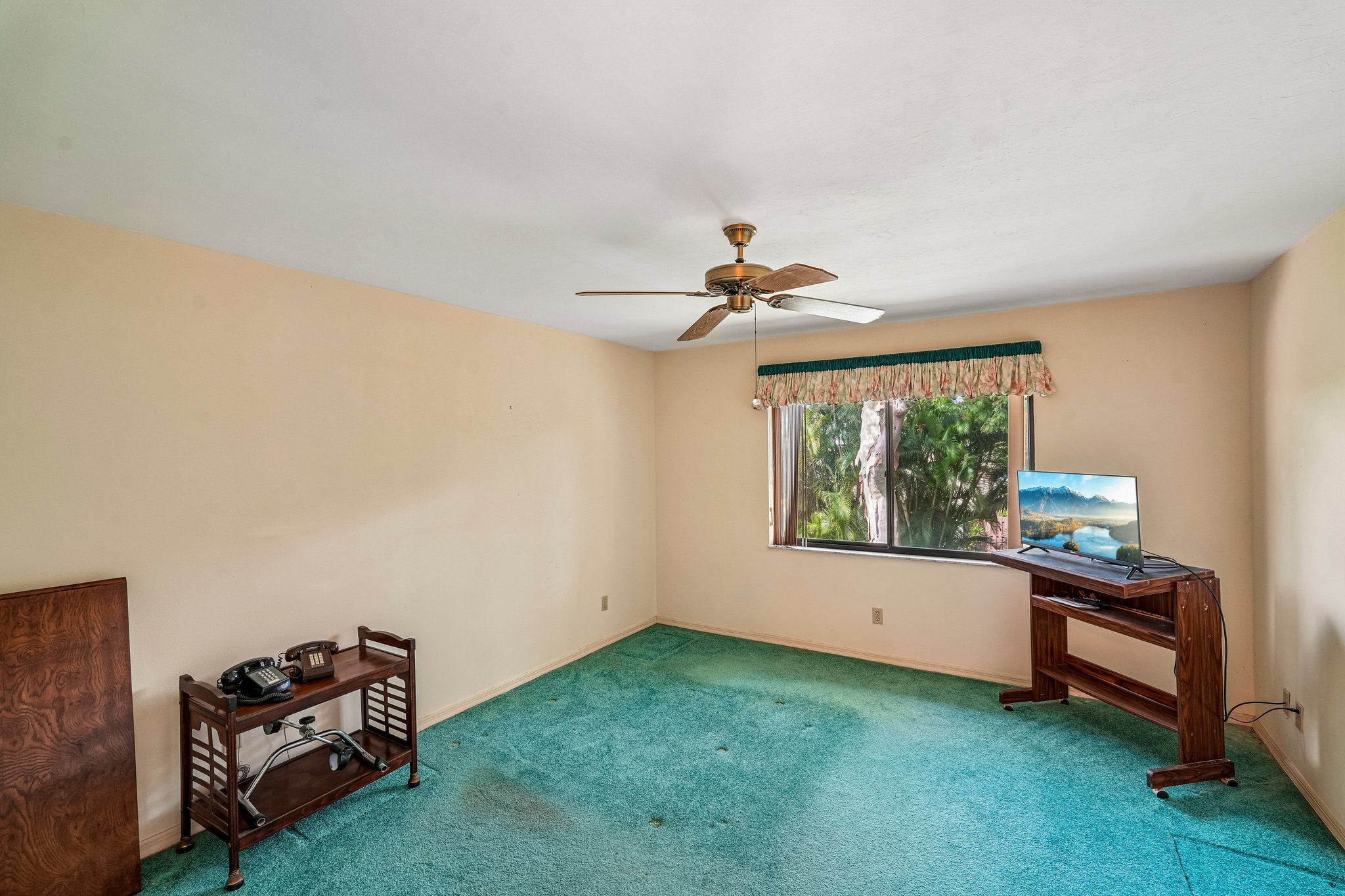 SW 4th Pl 605-S0605-026.jpg