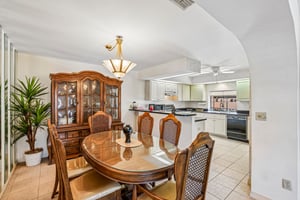 SW 4th Pl 605-S0605-014.jpg