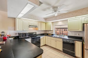 SW 4th Pl 605-S0605-016.jpg
