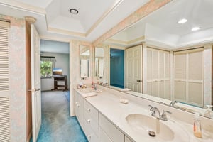 SW 4th Pl 605-S0605-023.jpg
