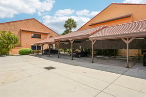 SW 4th Pl 605-S0605-035.jpg