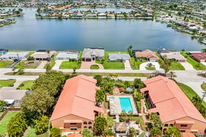 SW 4th Pl 605-S0605-049.jpg