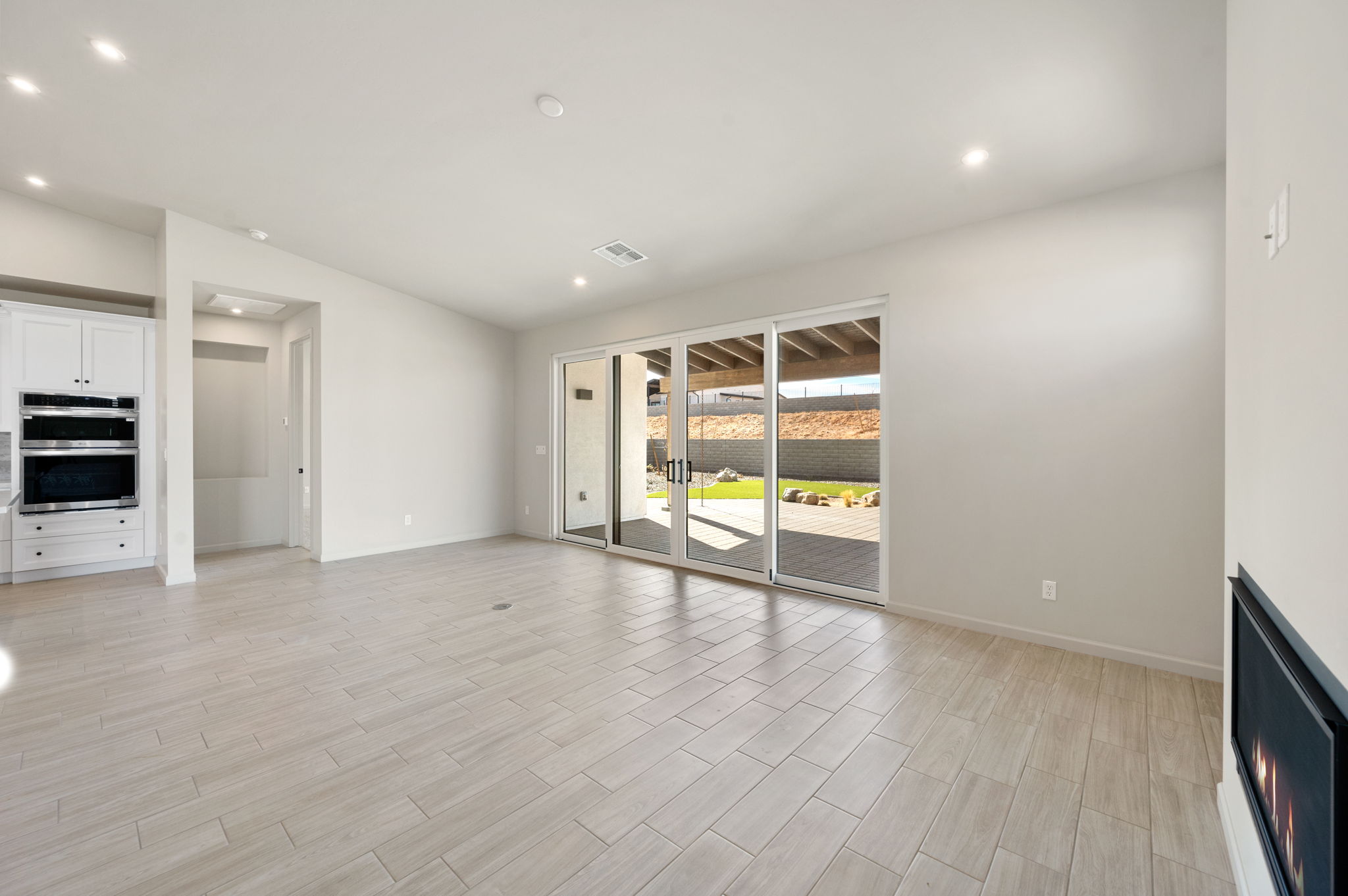 Living Room (2)