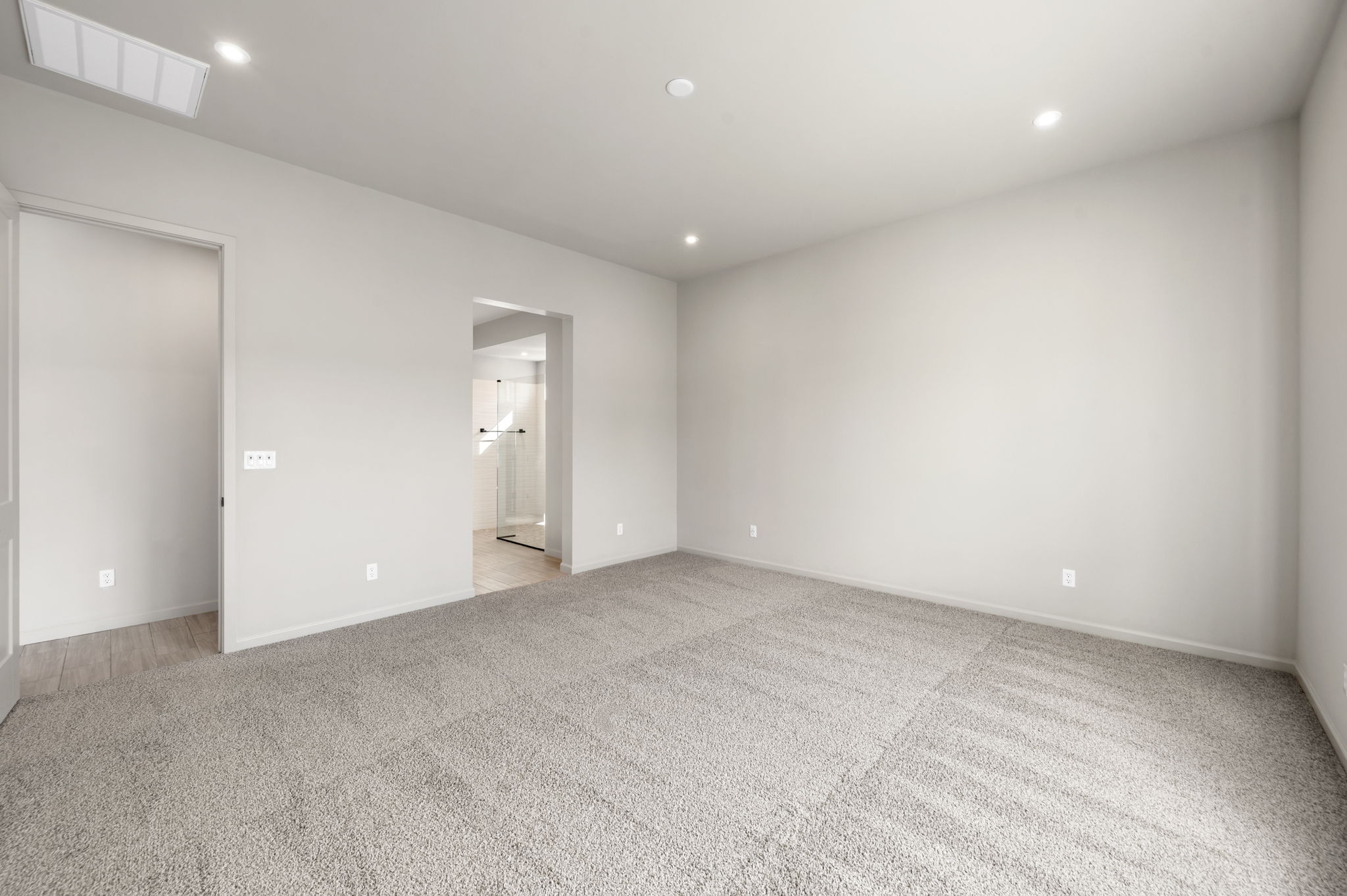 Primary Bedroom (2)