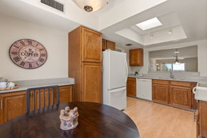 Kitchen/Breakfast Nook