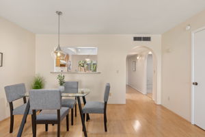 Dining Room/Foyer